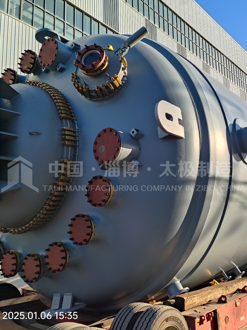 8 萬升閉式反應(yīng)釜發(fā)車！太極制造刷新大型設(shè)備交付紀(jì)錄